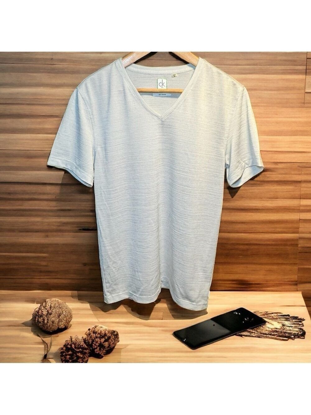 Calvin Klein Ultra Slim Fit V-Neck T-Shirt SZ M